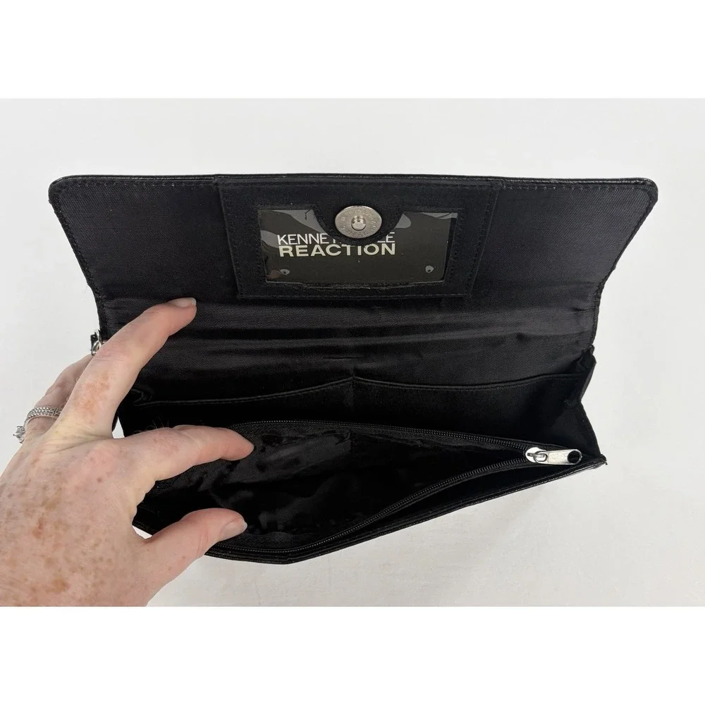 Kenneth Cole Reaction Black Faux Leather Clutch Wallet Wristlet Zip Pocket
